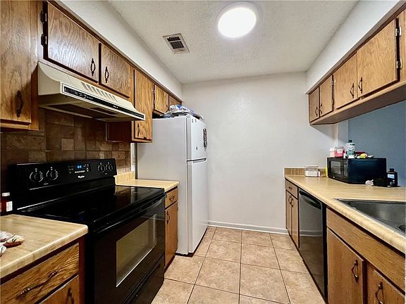 4th image of 5223 Cross Creek Dr