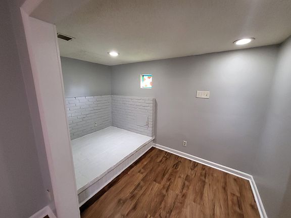 5th image of 1706 Kildare Ave