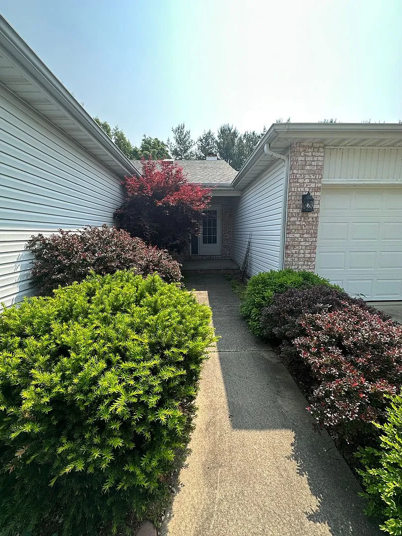 2 Bed 2 Bath Westside Located Duplex — Photo 1