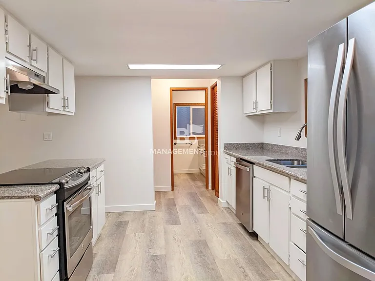 3708 Kenthorpe Way — Photo 8