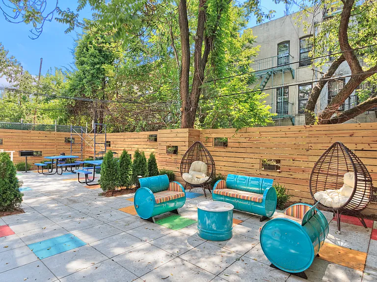 230 Schaefer St #1R — Photo 9