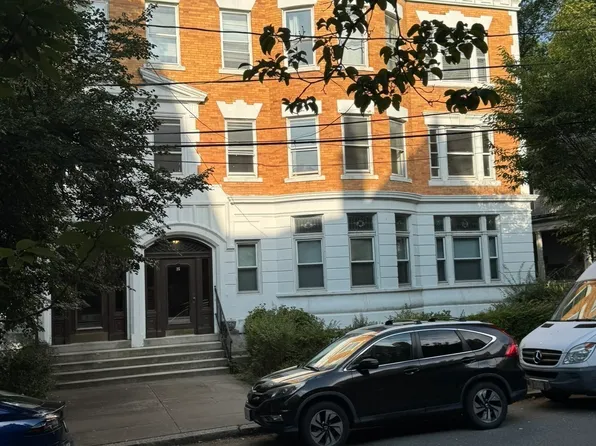 12 Kilsyth Rd APT 3, Brookline, MA 02445