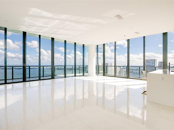 4th image of 480 NE 31st St #Penthouse 5401