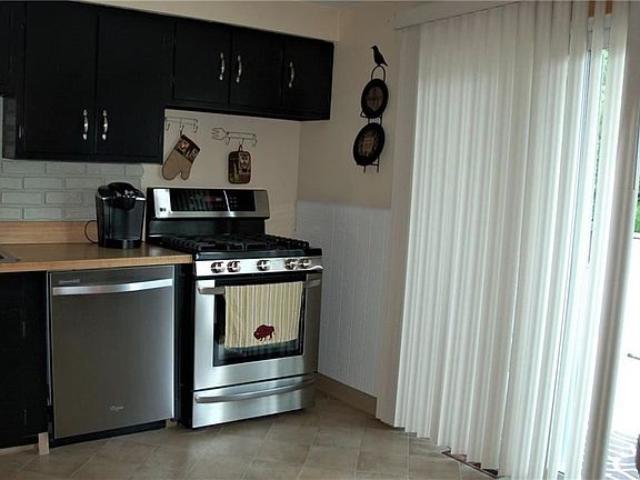 5th image of 15 Gregory Dr