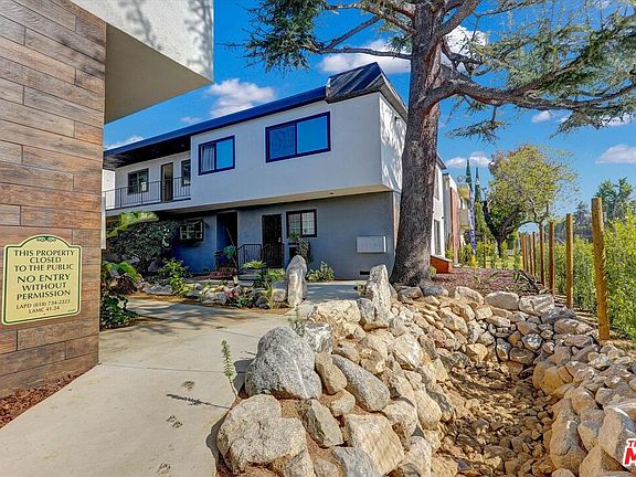 5th image of 5726 Woodman Ave #4