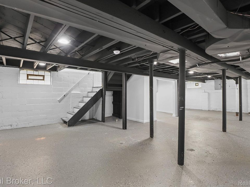 187 Leroy St, photo 25