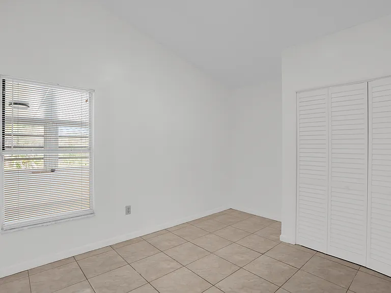 1005 Delnova Ln — Photo 24