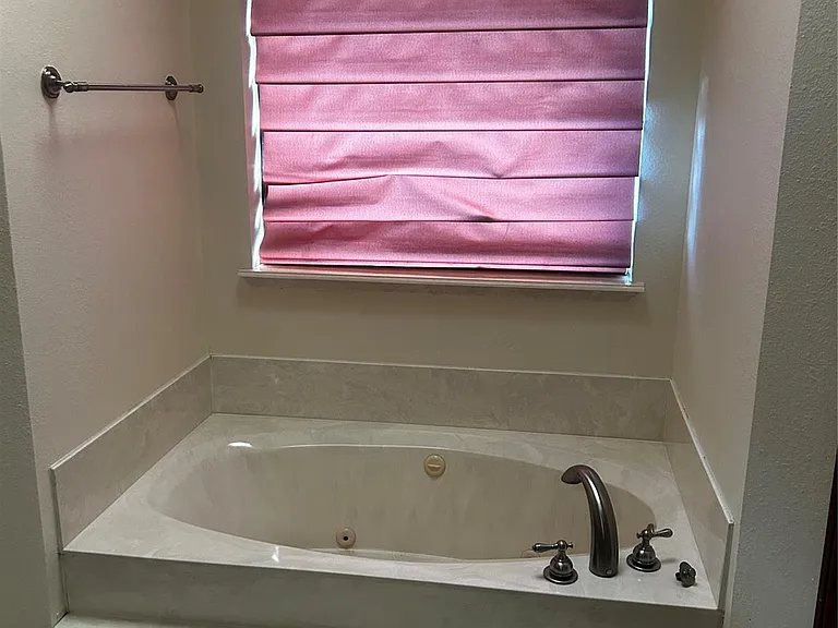 1412 Brookside Dr — Photo 13
