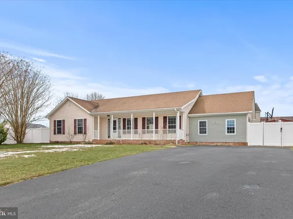 310 Autumn Ridge Dr, Hebron, MD 21830