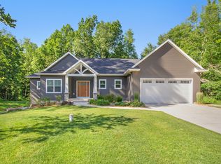 10162 Dogwood Ln NW, Grand Rapids, MI 49534