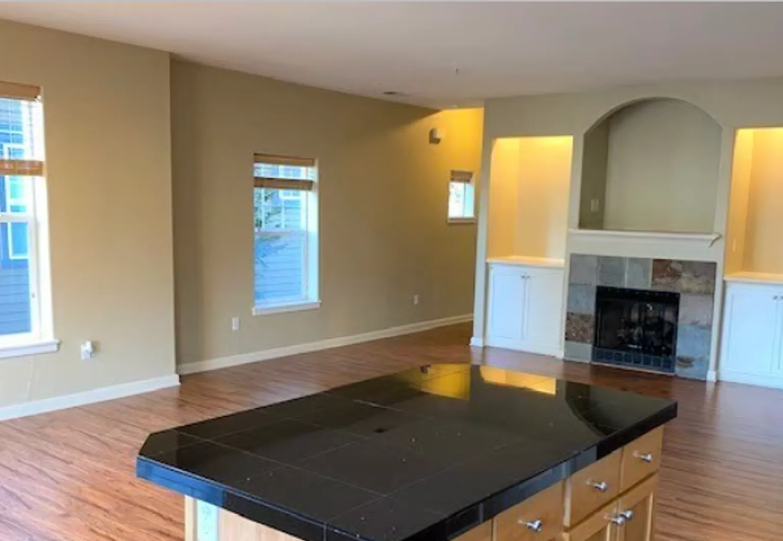 Beautiful & Pristine 3-Bedroom Townhome in Prime Beaverton Location — Photo 3