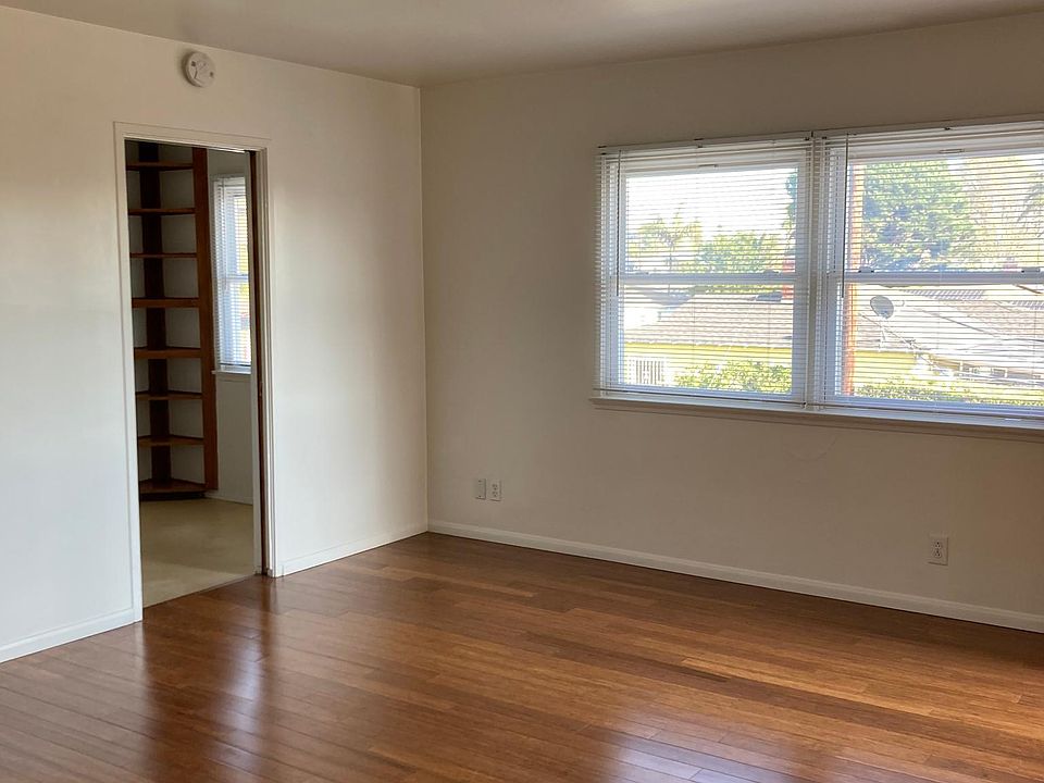 1st image of 4526 Huntley Ave #1