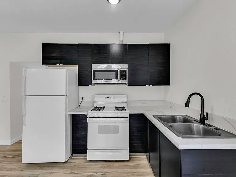 2029 E Ave #2029 — Photo 11