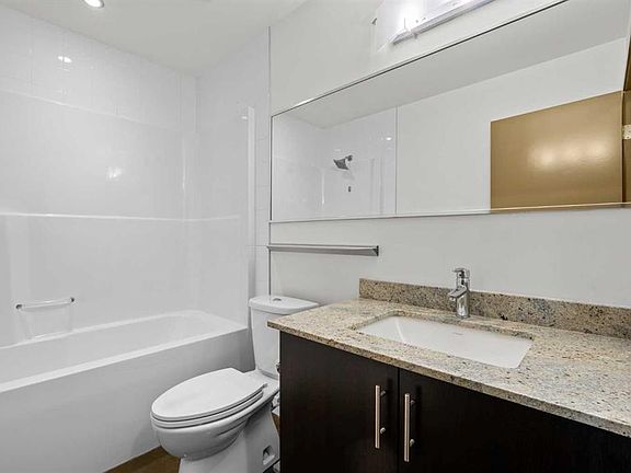 4th image of 135 N 13th Ave SW #706