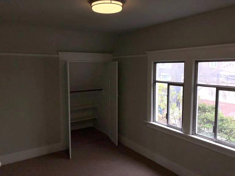 5034 12th Ave NE — Photo 14
