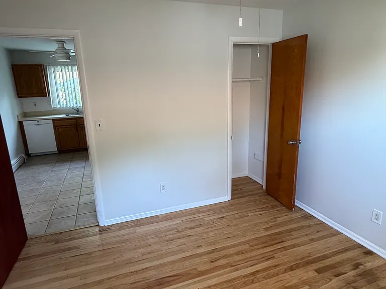 129 N Edgemont St — Photo 6
