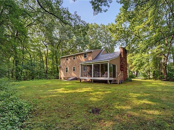 3rd image of 27 Peck Hill Rd