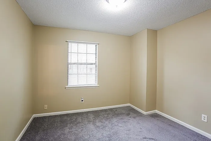 20 Single Oaks Dr — Photo 8