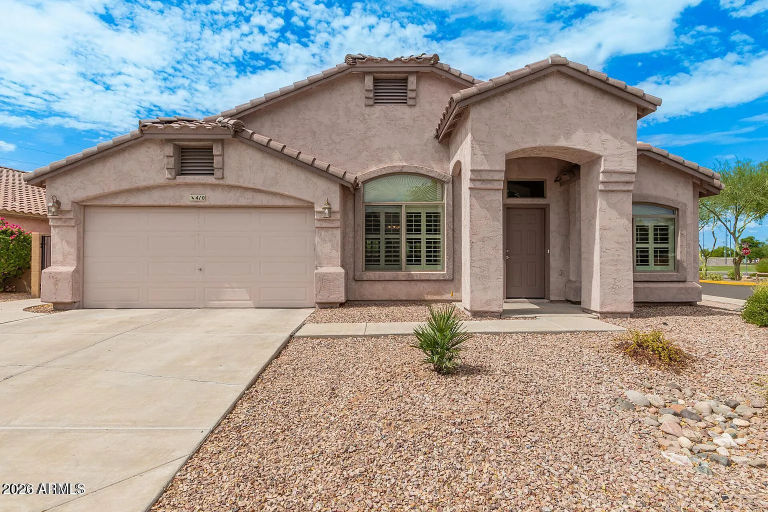3 bed, 2.0 bath, 1901 sqft, $2,450 — Photo 1