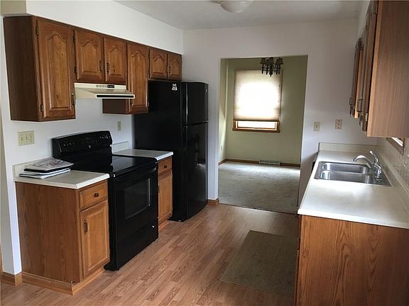 3rd image of 4014 Greenway Dr