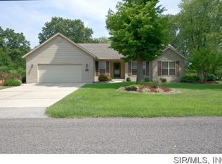 3100 Grainey Dr, Glen Carbon, IL 62034