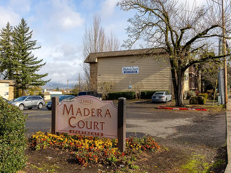 Madera Court Apartments - Troutdale Oregon