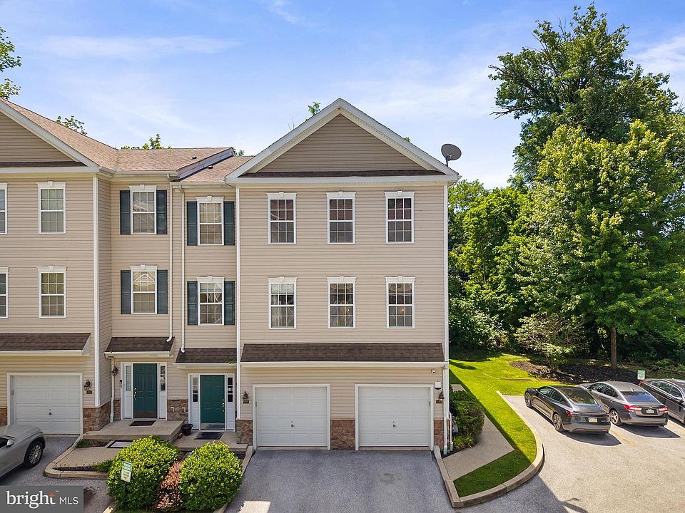 1st image of 14 Hillview Cir