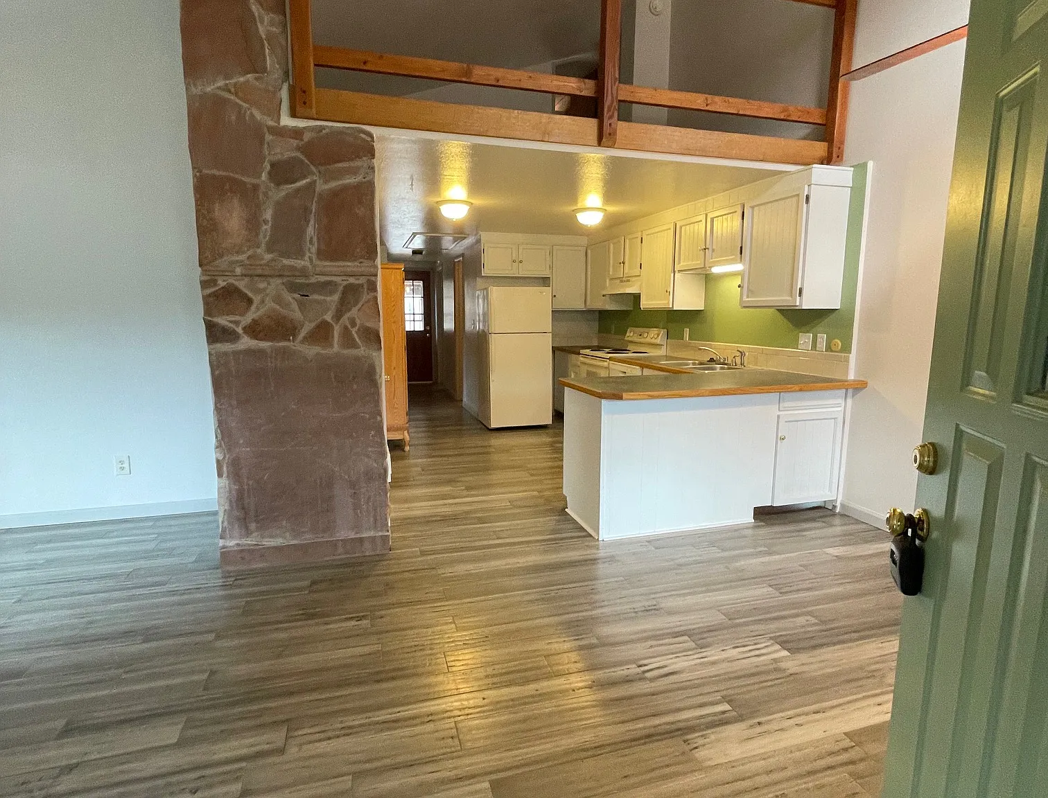 2 bed, 1.5 bath, 900 sqft, $2,350 — Photo 4