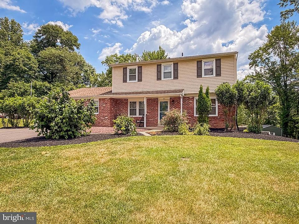 1st image of 244 Strawberry Cir