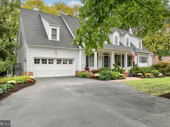 343 E Granada Ave, Hershey, PA 17033