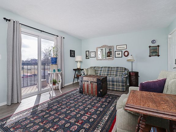 4th image of 14 Canterbury Ct APT 14