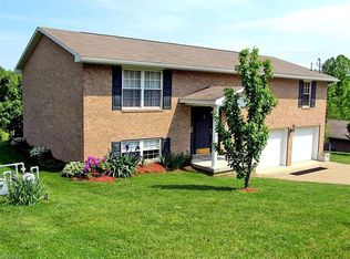 110 Summit Dr, Williamstown, WV 26187