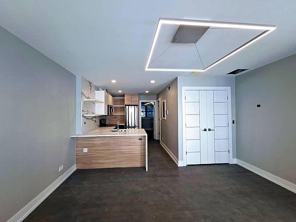 2nd image of 4423 N Ashland Ave
