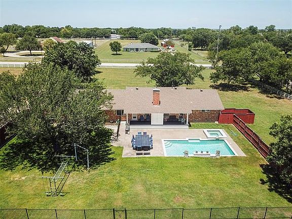 2nd image of 2202 Ponderosa Trl