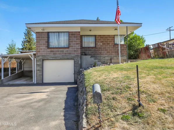 806 W Cherry Ave, Selah, WA 98942