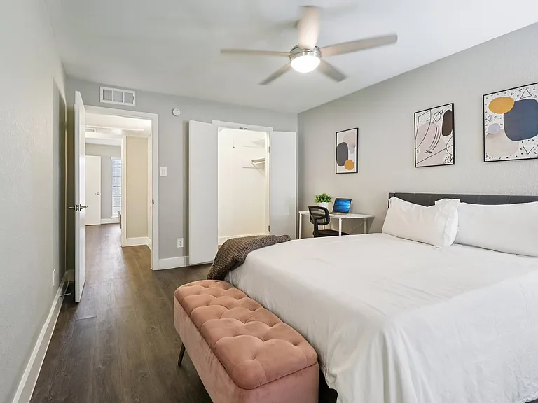 The Ashley at Bluffview Apartments — Photo 34