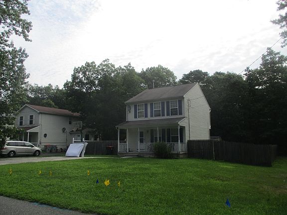 3rd image of 432A Redwood Ave