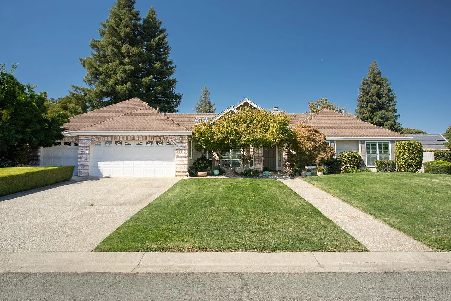 1563 Del Lago photo 1
