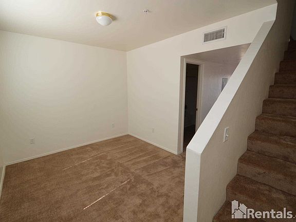 5th image of 4327 E Bellevue St Unit 2106