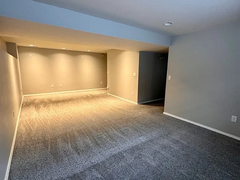 9380 Melbourne Dr — Photo 35