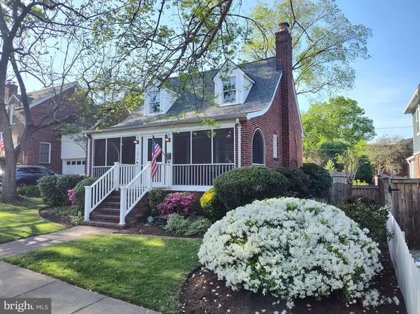 104 E Oak St, Alexandria, VA 22301