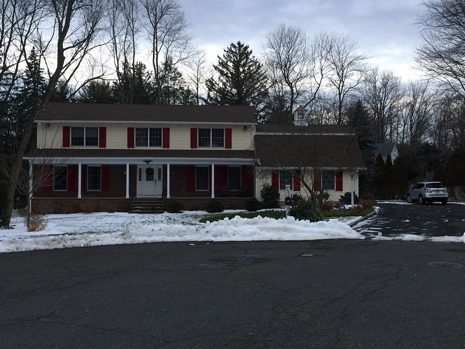 1st image of 551 Dale Ct E