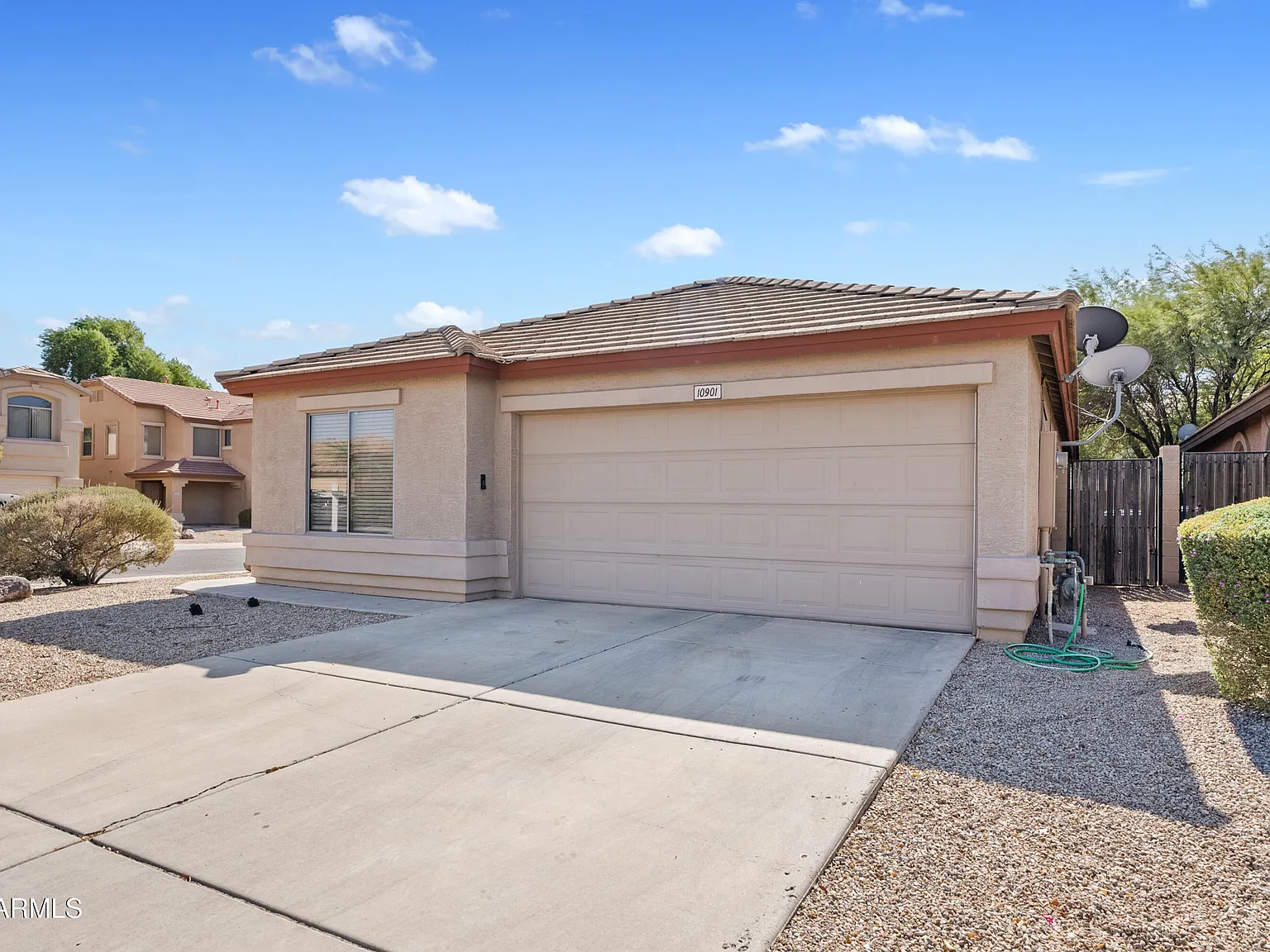 4 bed, 2.0 bath, 1450 sqft, $2,000 — Photo 2