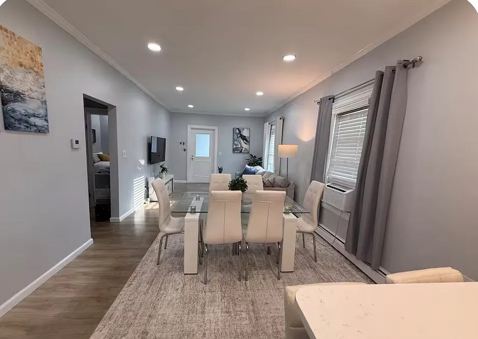 2 bed, 1250 sqft, $4,200 — Photo 2