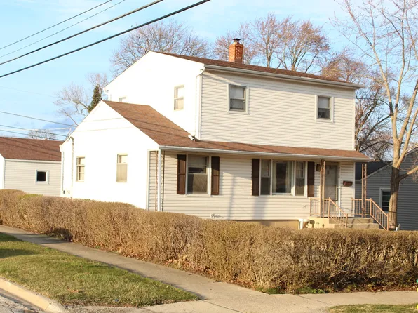 2218 9th Pkwy, Waukegan, IL 60085