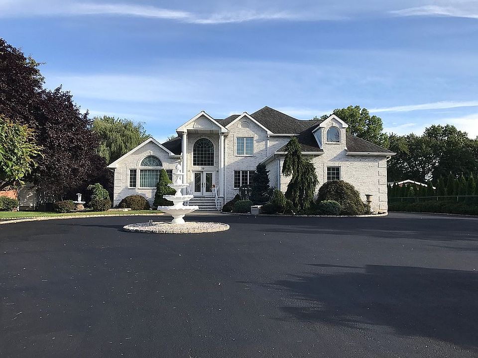 1st image of 222 Hollywood Ave