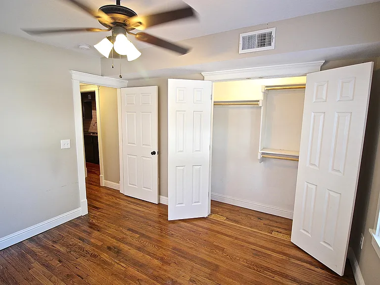 2803 Charlotte St #1S — Photo 10