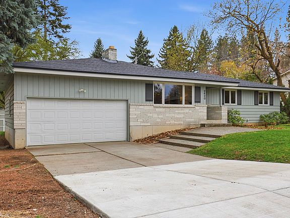 3rd image of 2420 E 39th Ave