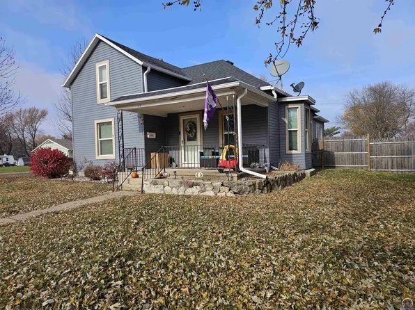 1218 Jefferson St, Sabetha, KS 66534