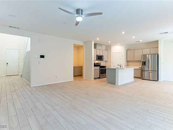 5th image of 1024 Greyhound Ln